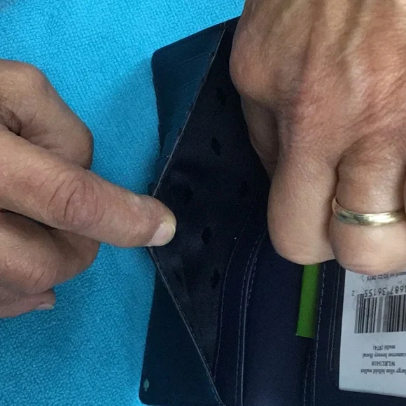 SOLD 🫶🫶🫶🫶Kate Spade Floral large bifold wallet - Picture 7 of 12